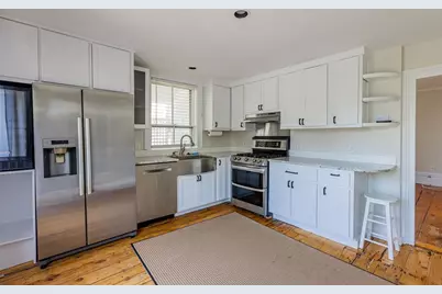 13 Elm St #13, Marblehead, MA 01945 - Photo 2