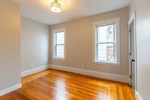 206 L St, Boston, MA 02127 - Photo 4