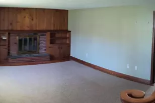 35 Pine St, Westfield, MA 01085 - Photo 6