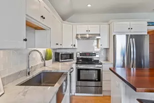61 Ocean Ave, Oak Bluffs, MA 02557 - Photo 18