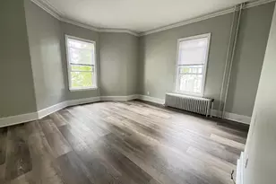 3 Warren St, Danvers, MA 01923 - Photo 2