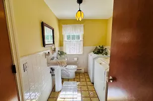 1193 Amostown Rd, West Springfield, MA 01089 - Photo 18