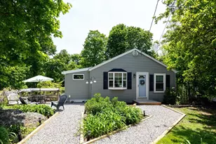 9 Shore Garden Rd, Hull, MA 02045 - Photo 2