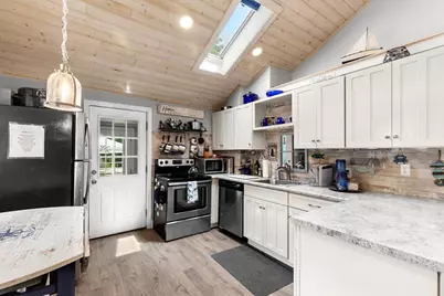 9 Shore Garden Rd, Hull, MA 02045 - Photo 12