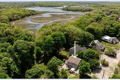 9 Shore Garden Rd, Hull, MA 02045 - Photo 4