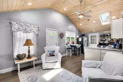 9 Shore Garden Rd, Hull, MA 02045 - Photo 18