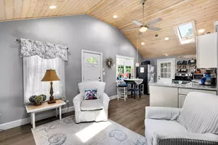 9 Shore Garden Rd, Hull, MA 02045 - Photo 18