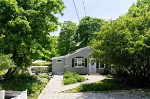 9 Shore Garden Rd, Hull, MA 02045 - Photo 10
