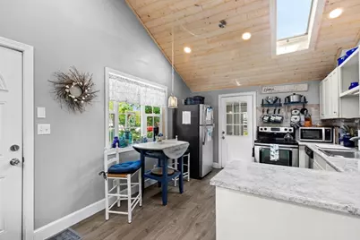 9 Shore Garden Rd, Hull, MA 02045 - Photo 14