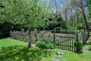595 New Bedford Rd, Rochester, MA 02770 - Photo 36