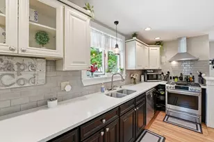 114 Maplewood Terrace, Springfield, MA 01108 - Photo 12