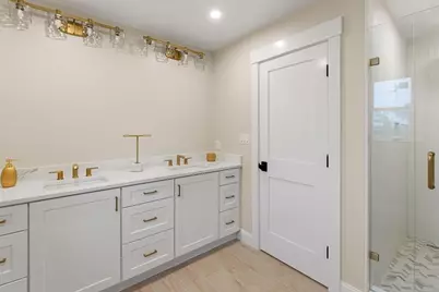 45 Maplewood #45, Watertown, MA 02472 - Photo 18