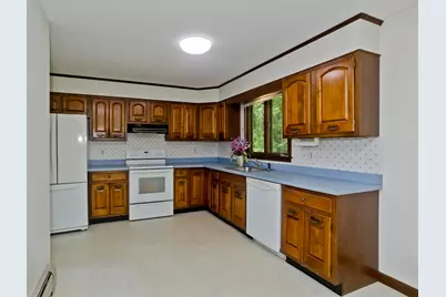 6 Pine Wood Dr, Southampton, MA 01073 - Photo 10