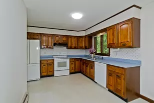 6 Pinewood Dr, Southampton, MA 01073 - Photo 10