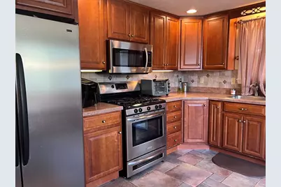 30 Stearns Ave, Brockton, MA 02302 - Photo 6