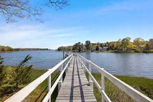 7 Blackhall Ct, Marion, MA 02738 - Photo 2