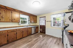 12 Allen St, Dracut, MA 01826 - Photo 2