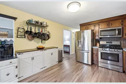 12 Allen St, Dracut, MA 01826 - Photo 4
