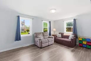 12 Allen St, Dracut, MA 01826 - Photo 10