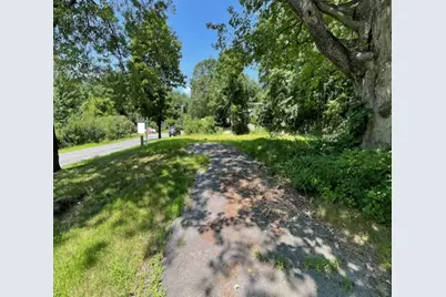 51 Rigby St, Clinton, MA 01510 - Photo 4