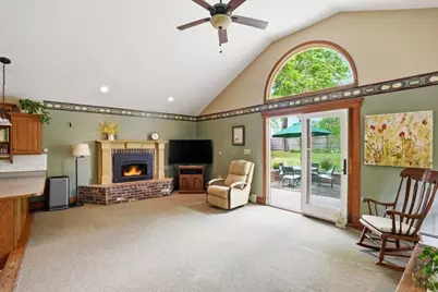 33 Hunt St, Weymouth, MA 02191 - Photo 6
