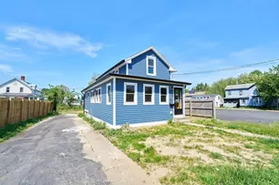 74 Parsons St, Easthampton, MA 01027 - Photo 4