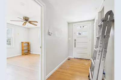 5 Barber St, Springfield, MA 01109 - Photo 32