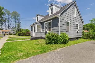 5 Barber St, Springfield, MA 01109 - Photo 8