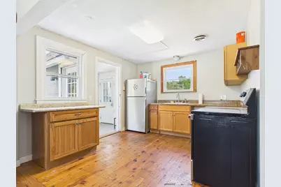 5 Barber St, Springfield, MA 01109 - Photo 22