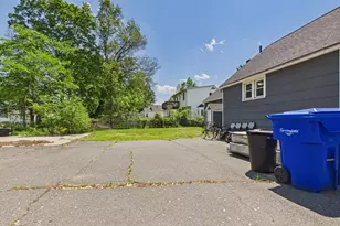5 Barber St, Springfield, MA 01109 - Photo 10
