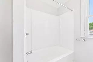 5 Barber St, Springfield, MA 01109 - Photo 28