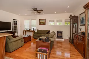 30 Orchard St, Amesbury, MA 01913 - Photo 6
