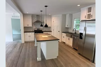 13 Parkwood Dr, West Springfield, MA 01089 - Photo 6