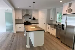 13 Parkwood Dr, West Springfield, MA 01089 - Photo 6