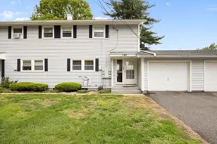 125 Lynwood Dr, Chicopee, MA 01022 - Photo 1
