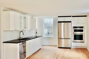 14 Lynde St, Salem, MA 01970 - Photo 10