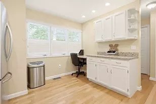 6 Rosewood Ln, Hopkinton, MA 01748 - Photo 6