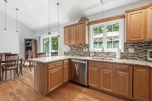 15 Primrose St, Worcester, MA 01604 - Photo 14