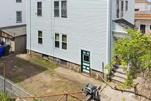327 William St, Fall River, MA 02721 - Photo 6