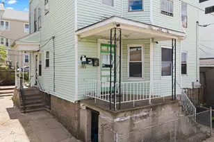 327 William St, Fall River, MA 02721 - Photo 4