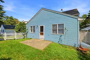 19-21 Wedgewood Cir, Springfield, MA 01129 - Photo 6