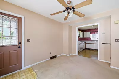 19-21 Wedgewood Cir, Springfield, MA 01129 - Photo 10