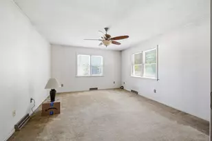 19-21 Wedgewood Cir, Springfield, MA 01129 - Photo 16