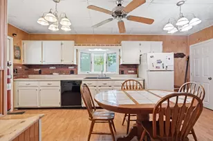 17 Wedge St, Lowell, MA 01851 - Photo 10