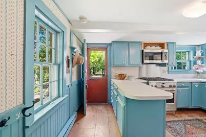 1327 Tremont St, Duxbury, MA 02332 - Photo 6