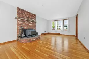 64 Hillcrest Rd, Waltham, MA 02451 - Photo 6