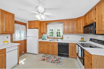 64 Hillcrest Road, Waltham, MA 02451 - Photo 8
