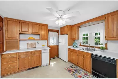 64 Hillcrest Road, Waltham, MA 02451 - Photo 10