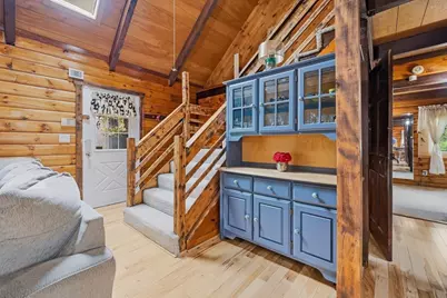 35 Chestnut Dr, Brockton, MA 02301 - Photo 8
