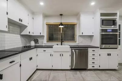 15 Bosworth Rd, Framingham, MA 01701 - Photo 4